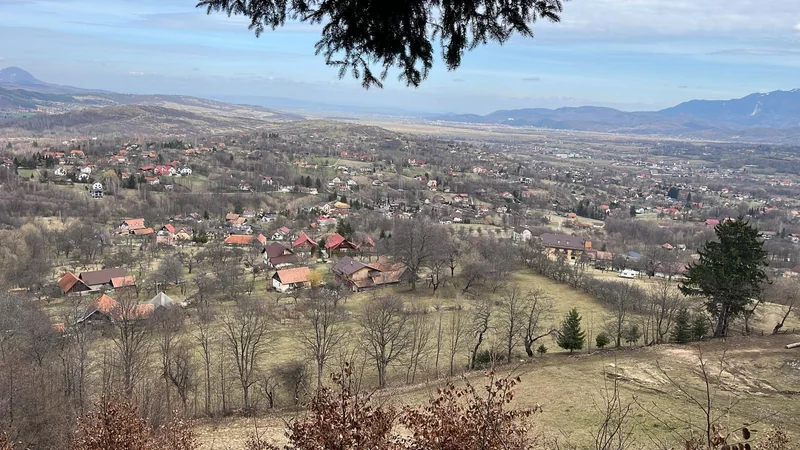 Dealurile și satele din jurul Branului